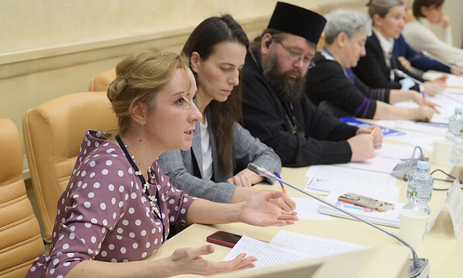 В Общественной палате РФ представители Церкви и некоммерческих организаций обсудили помощь семьям с особыми детьми
