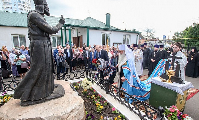 В Орле открыт первый в России памятник архимандриту Иоанну (Крестьянкину)