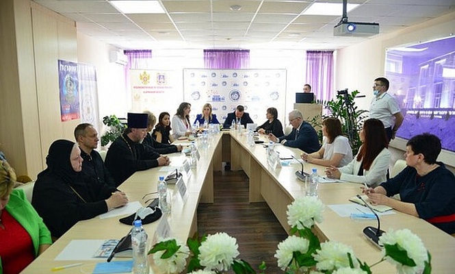 Представители Синодального отдела по благотворительности и правительства Брянской области обсудили вопросы профилактики абортов в регионе