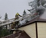 Пожарные в Мирном Архангельской области спасли от огня деревянную церковь