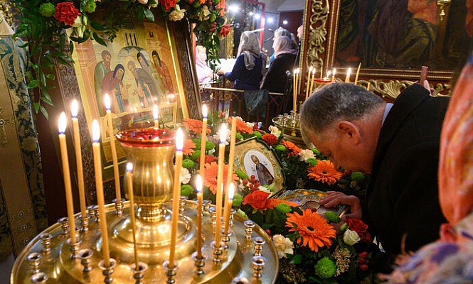 Встреча святых мощей преподобного Сергия и чрезвычайное происшествие в Псковском кафедральном соборе