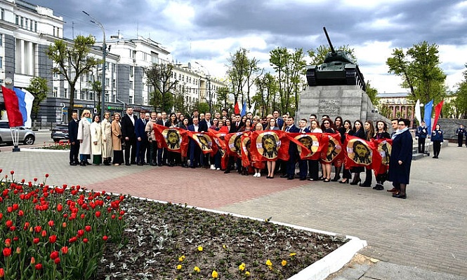 В Орле освящены знамена с ликом Спаса Нерукотворного для участников всероссийской акции