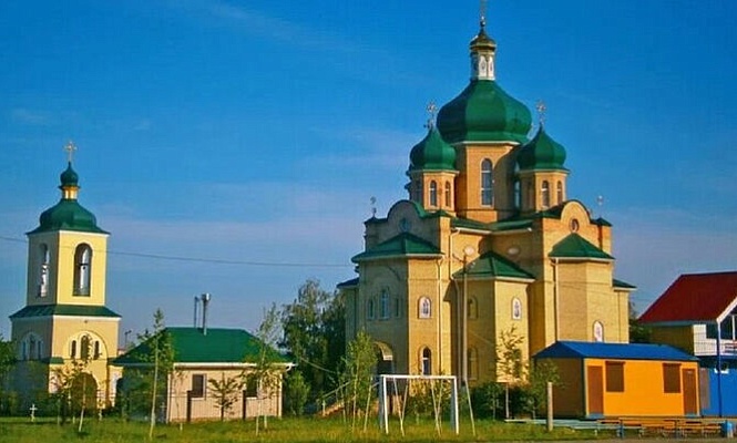 В Киевской области сторонники «ПЦУ» отобрали храм у строившей его общины Украинской Православной Церкви