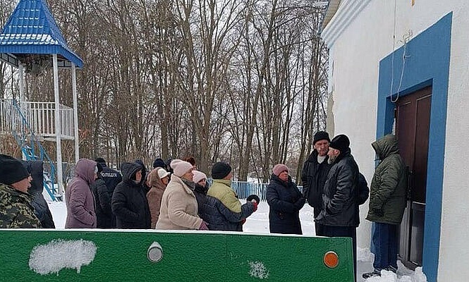 Депутаты и чиновники приняли участие в рейдерском захвате Покровского храма в селе Чепелевка Хмельницкой области