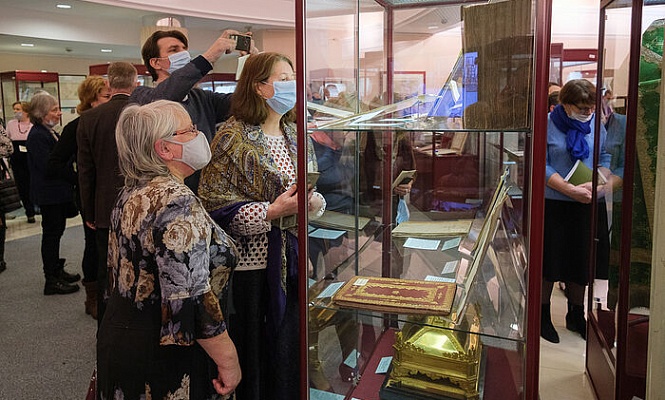 В Санкт-Петербурге открылась выставка, посвященная 300-летию учреждения Святейшего Синода