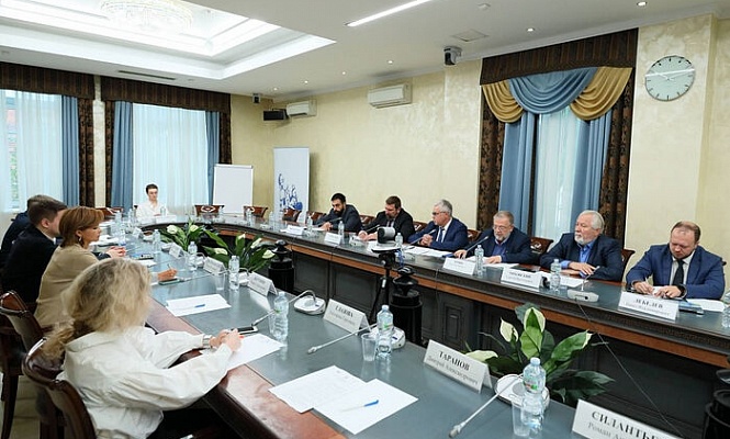 Представители Церкви приняли участие в круглом столе «Россия-Донбасс: образ будущего и религиозное сообщество»