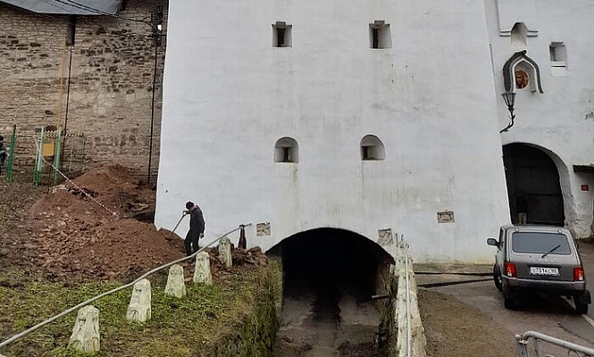 «АСМ Групп» совместно с институтом «Псковгражданпроект» занимается комплексными проектами реставрации на территории Псково-Печерского монастыря