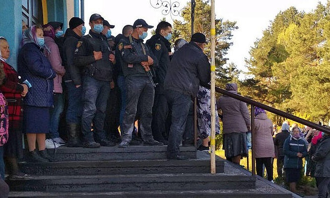 Сторонники «ПЦУ» захватили храм Украинской Православной Церкви в селе Заболотье Ровенской области