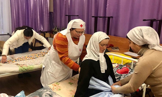 Специалисты московской службы «Милосердие» провели занятия по уходу за тяжелобольными в Кубанской митрополии