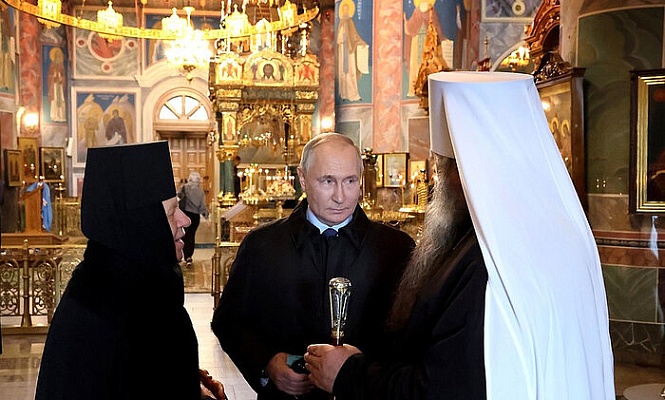 Президент России посетил Свято-Троицкий Серафимо-Дивеевский женский монастырь
