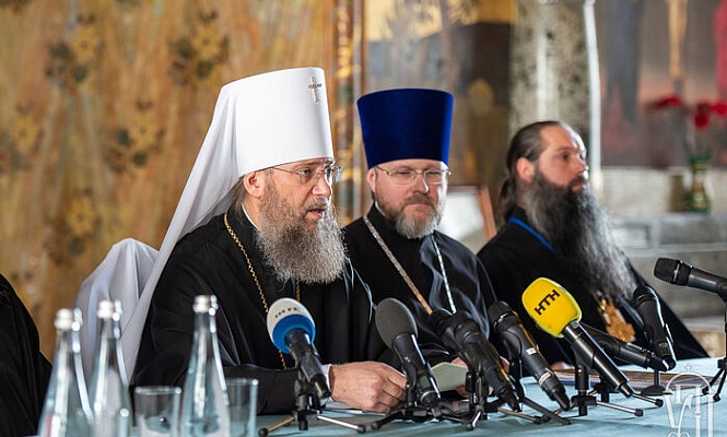 Представители захваченных храмов Украинской Православной Церкви обратились к руководству страны