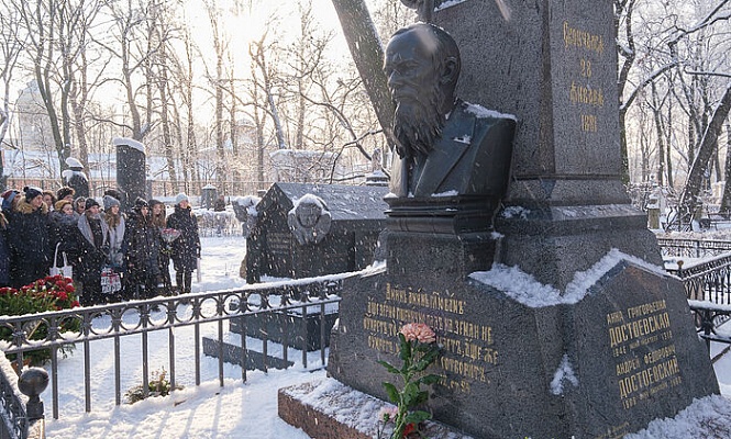 В Санкт-Петербурге молитвенно почтили память Федора Достоевского