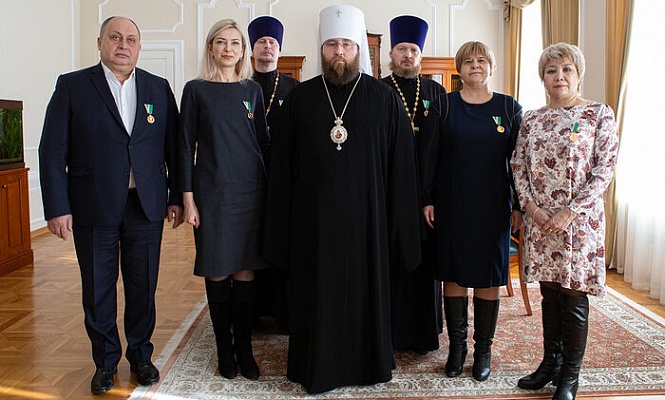 В Нижегородской, Саратовской, Калачевской епархиях вручили Патриаршие награды медикам и священникам