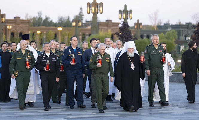 Акция «Свеча памяти» прошла в главном храме Вооруженных сил России
