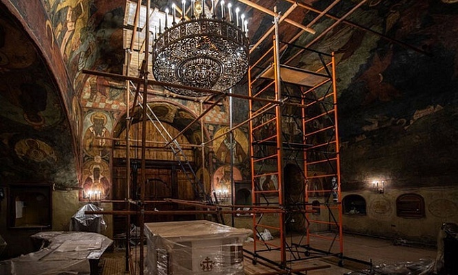 В Сретенском ставропигиальном монастыре восстановят уникальные фрески начала XVIII века