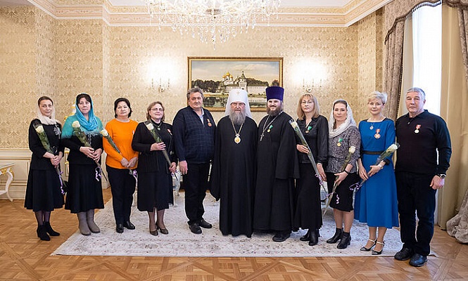 Глава Казахстанского митрополичьего округа вручил церковные награды врачам и медицинским работникам Алма-Аты