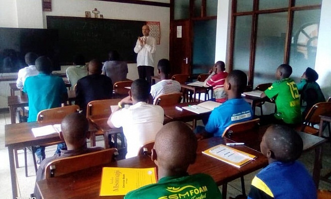 В Дар-эс-Саламе в Танзании стартовали общеобразовательные курсы для православной молодежи
