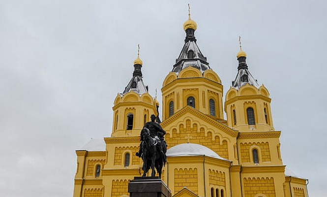 Памятник благоверному князю Александру Невскому освящен в Нижнем Новгороде