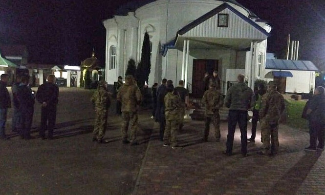 Сторонники «ПЦУ» захватили и ограбили храм в городе Носовка Черниговской области