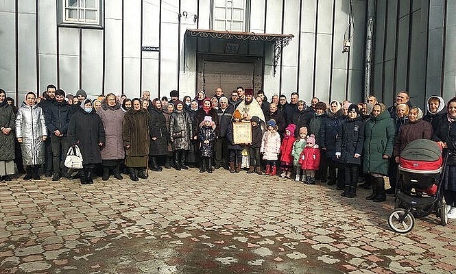 Три года совершает молитвенное стояние община Украинской Православной Церкви села Михальча