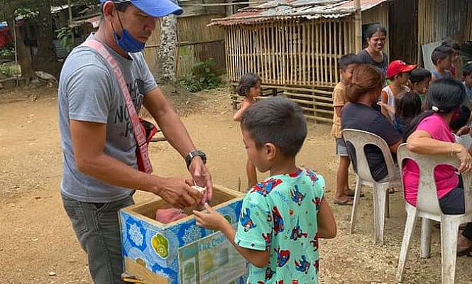 Помощь от Русской Церкви получают нуждающиеся жители филиппинской провинции Кесон