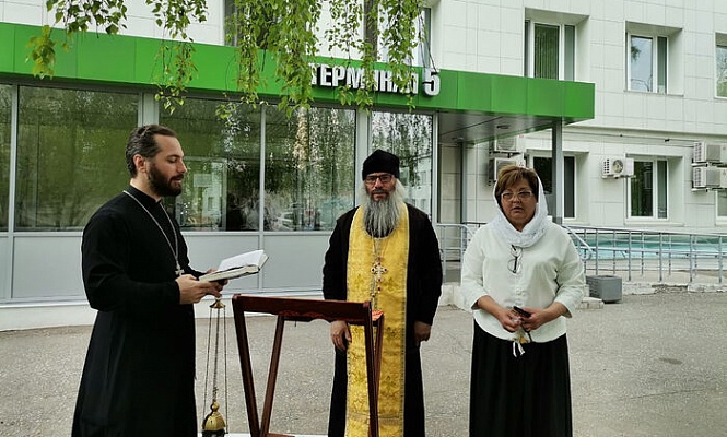 Казанская епархия оказывает помощь семьям погибших и пострадавшим в трагедии
