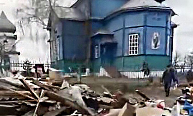 В Винницкой области адепты ПЦУ избили священника и снесли молитвенный дом