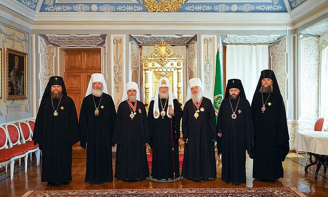 Святейший Патриарх Кирилл вручил церковные ордена ряду архиереев Русской Православной Церкви