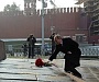 Патриарх Кирилл и Владимир Путин возложили цветы к памятнику Минина и Пожарского.