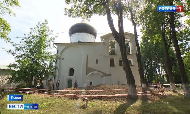 Псковские археологи завершили исследование территории Мирожского монастыря