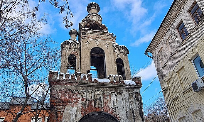 Старинная колокольня на Бауманской и комплекс Симонова монастыря: памятники архитектуры готовят к реставрации